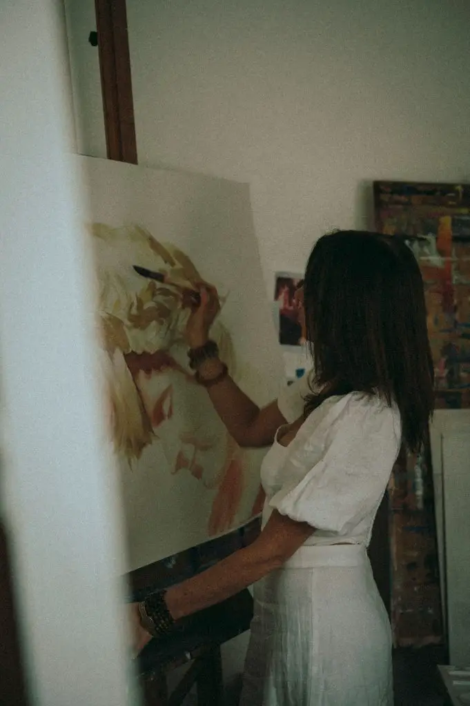 girl painting 1