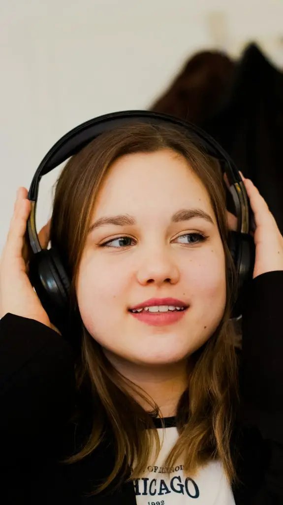 girl with headphones 2
