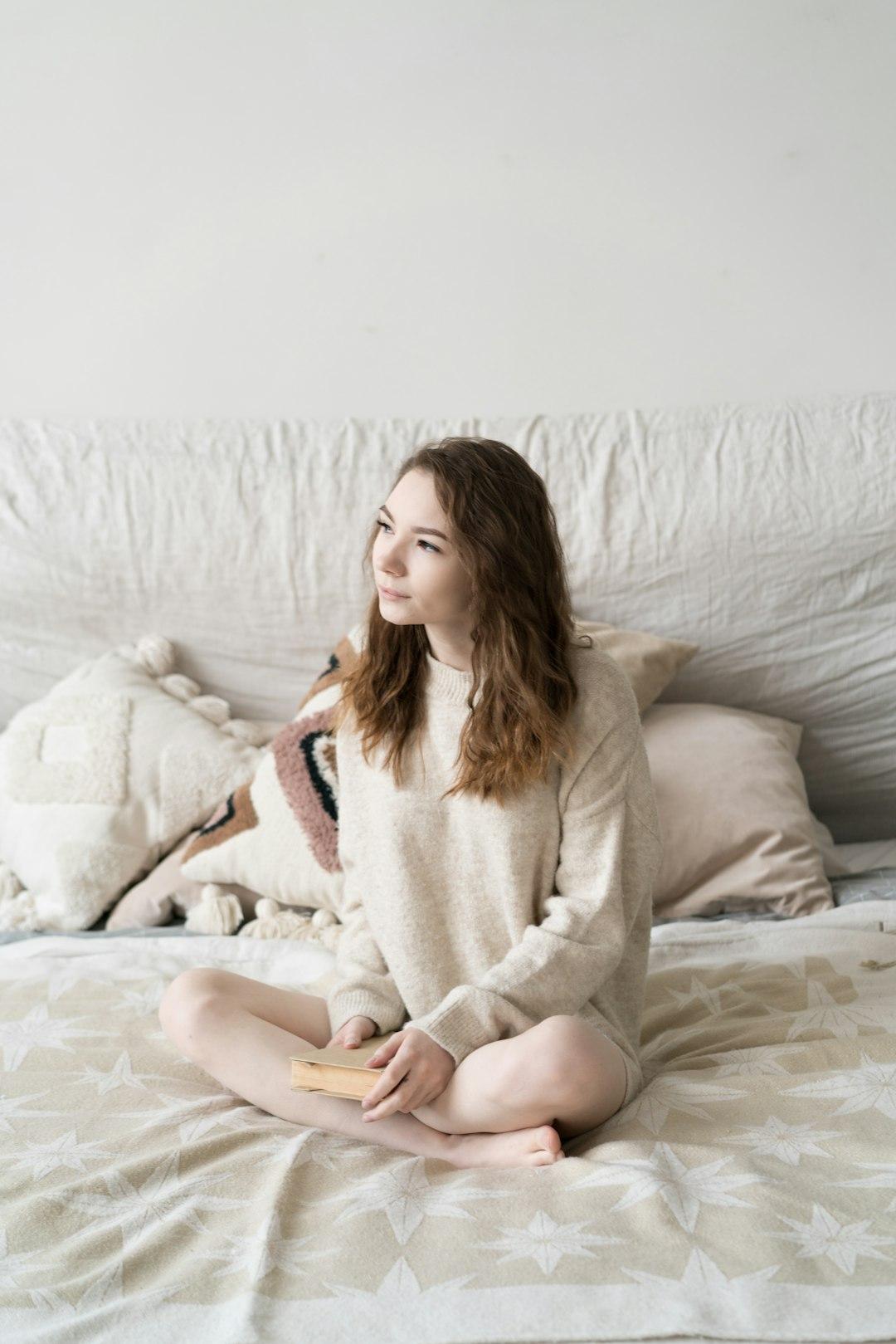 white girl in bed 1
