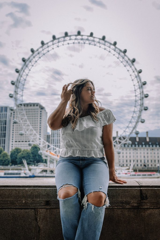 The Alpha’s Mate And The Vampire King 4 girl in subway 2